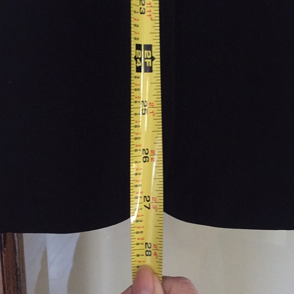 Sleeveless Structured Vest - Picture 2 of 7